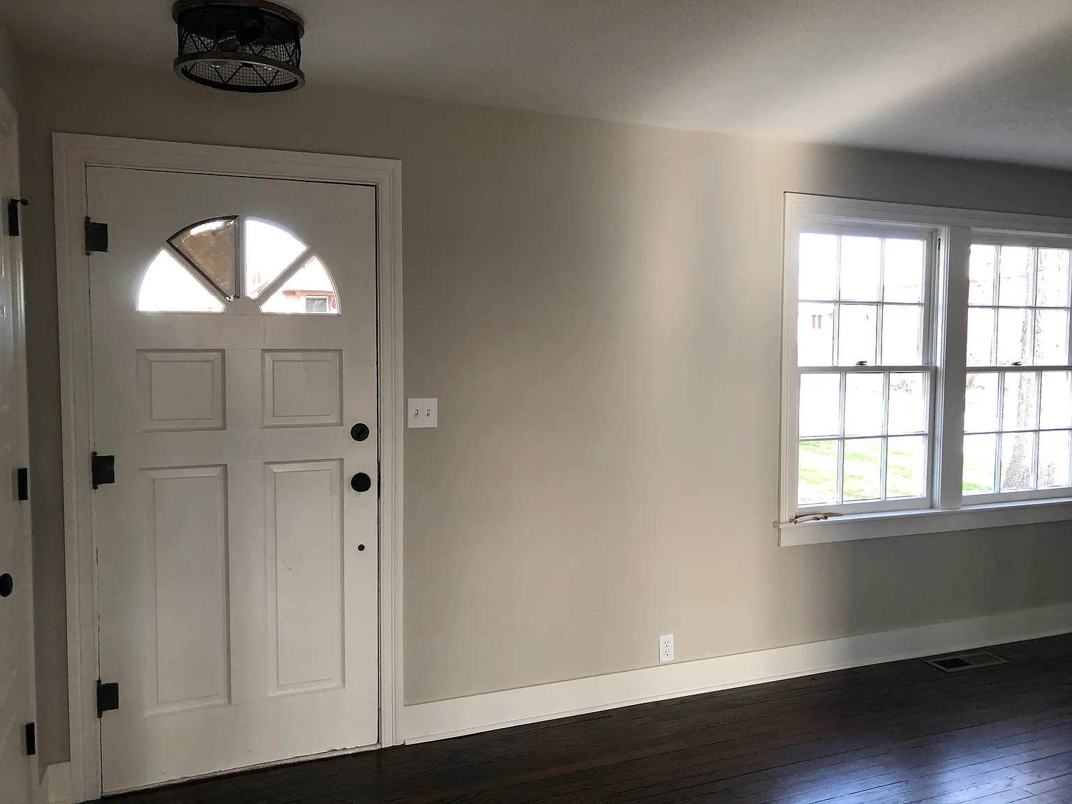 3 bed, 1274 sqft, $2,300 — Photo 2