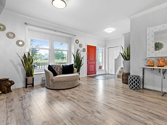 4th image of 6686 192nd St