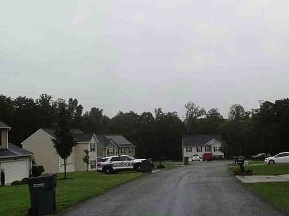 Exterior Neighborhood (street photo)