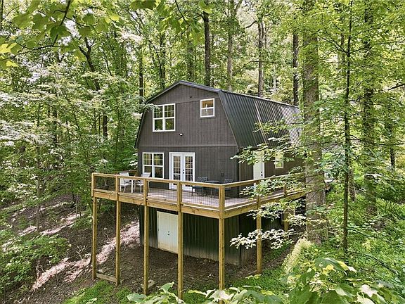 2nd image of 6995 Lakeside Pl