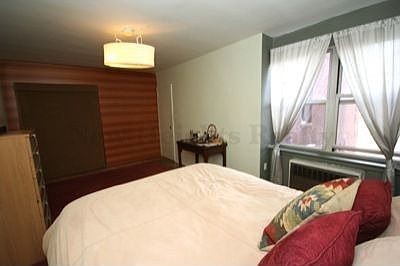 5th image of 100 Park Ter W APT 2F