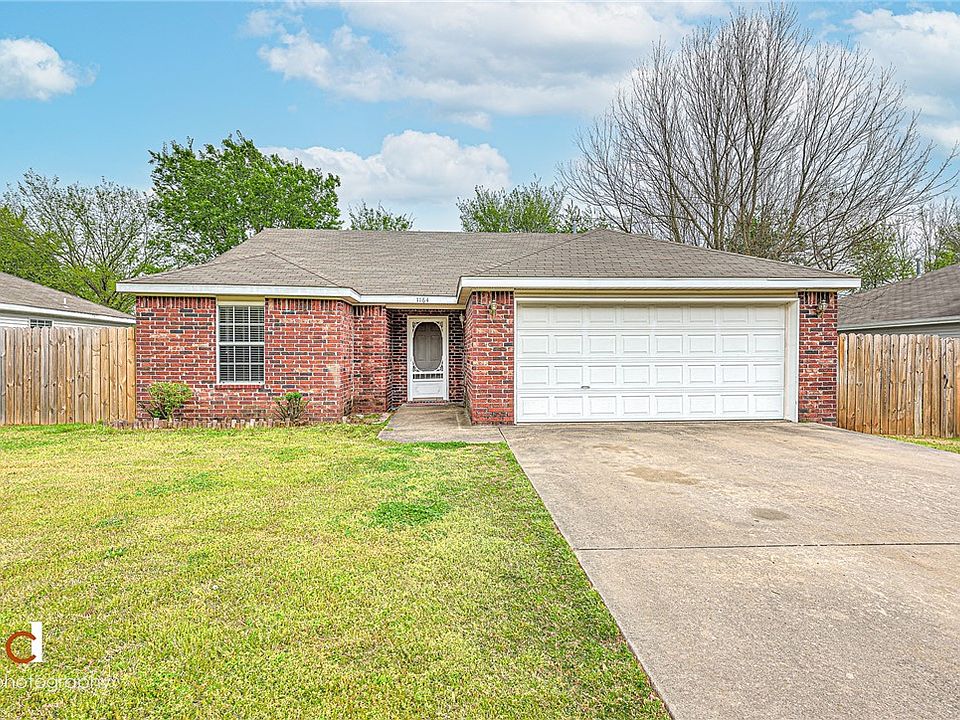 1st image of 1164 Emily Dr