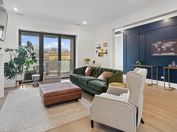 2nd image of 4304 N Western Ave #3S