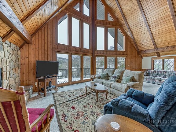 4th image of 625 Mountain Glen Drive