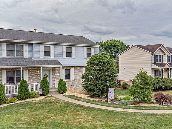 2nd image of 11 Oakridge Dr