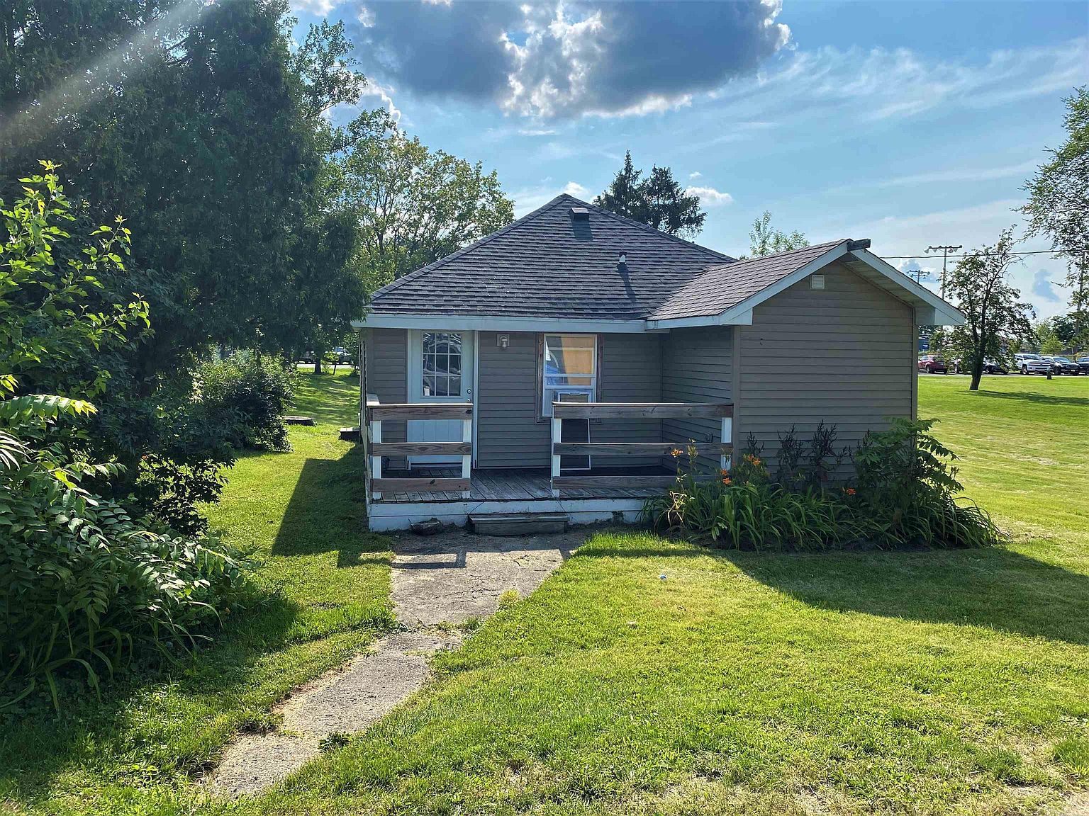 625 Jones St, Churubusco, IN 46723 Zillow