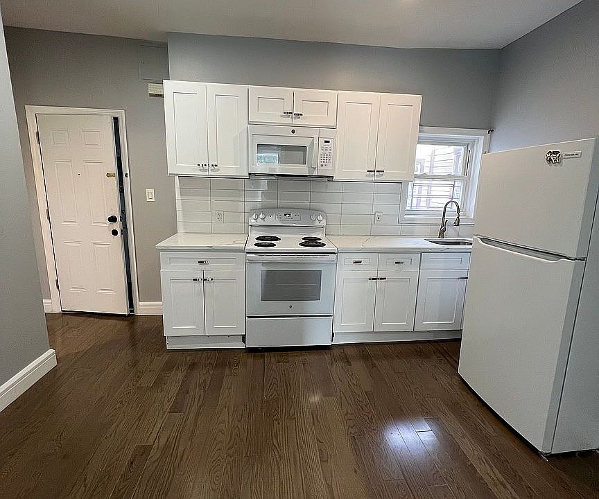 1st image of 110-44 Sutphin Blvd #2R