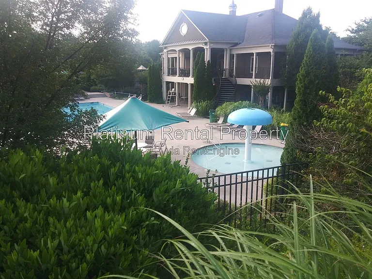 221 Balaban Cir — Photo 52
