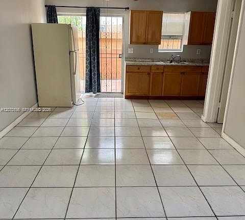 3rd image of 927 NW 7th Ct APT 3