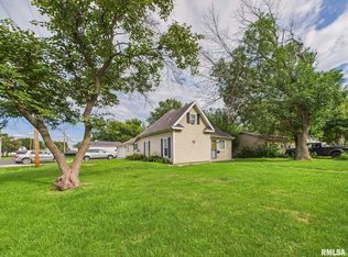 858 N Diamond St, Jacksonville, IL 62650