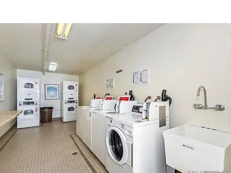 13754 Mango Dr