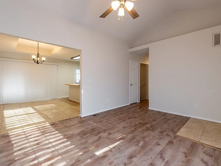 1156 S Grant Ave — Photo 4