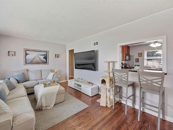 5th image of 7931 Aldershot Dr
