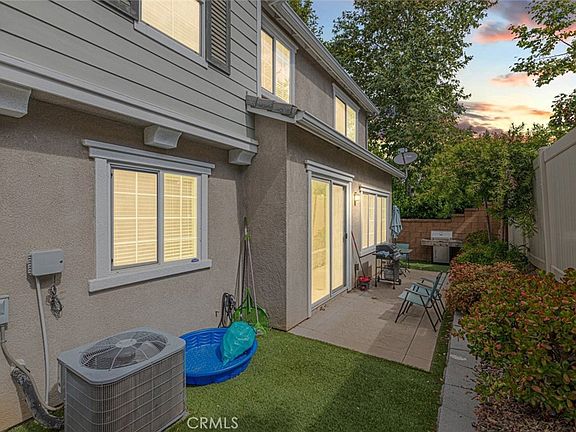2nd image of 1115 S Magnolia Ave