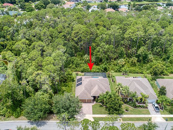 3rd image of 121 Creek Forest Ln