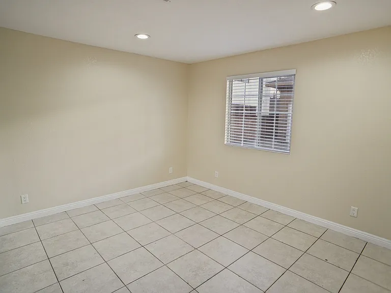 11819 Glenoaks Blvd — Photo 6
