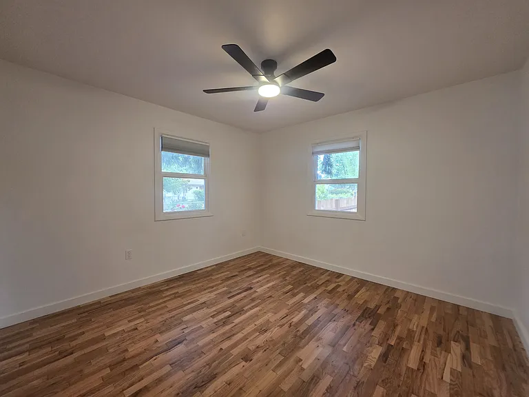 166 Draper St NE — Photo 10