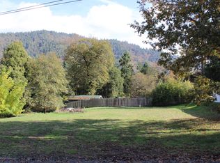 21 Roth Rd, Willow Creek, CA 95573