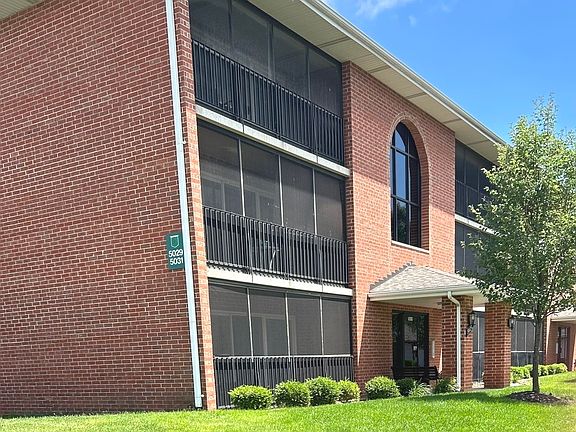 2nd image of 5029 Circle Pl #203