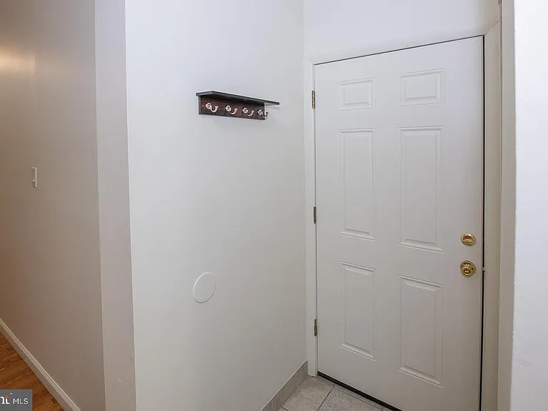 1526 Mount Vernon St #1 — Photo 2