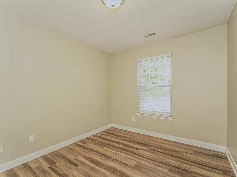 203 Kingville Dr — Photo 15