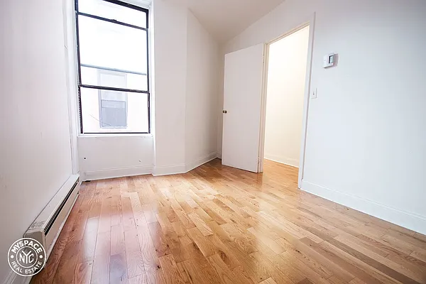 Rented by MySpaceNYC | media 9