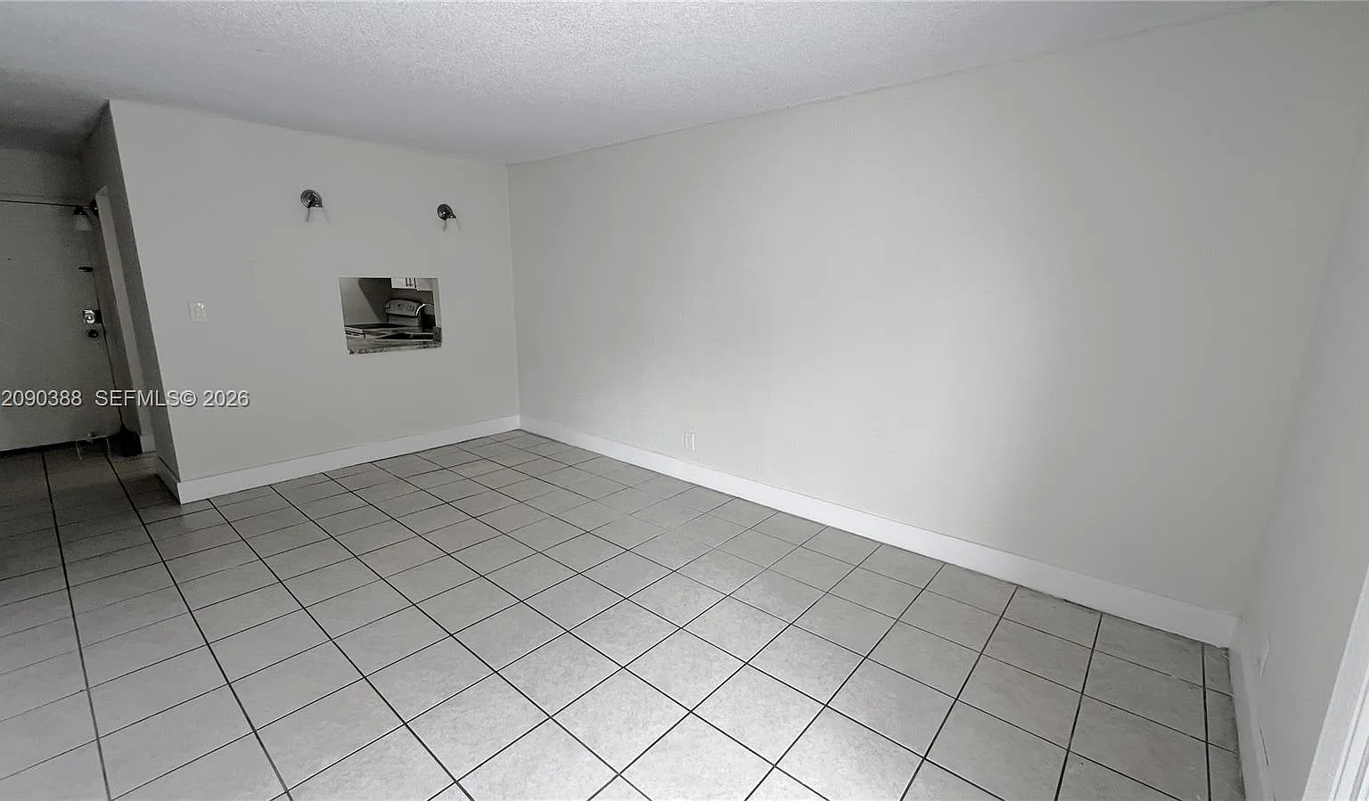 Yolanda Villas Condo — Photo 3