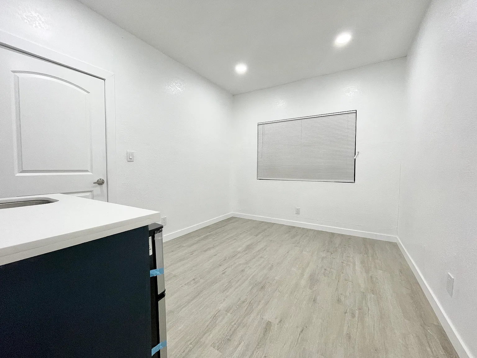 Studio, $900 — Photo 4