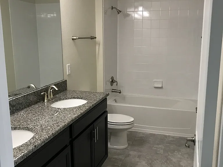 11131 Sycamore Woods Dr — Photo 44