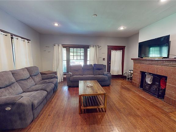 2nd image of 756-758 Washington St