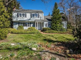 111 Ocean Ave, Bayport, NY 11705