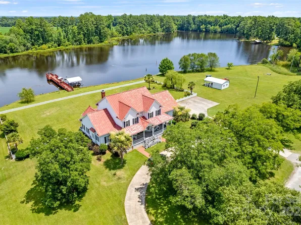 27 Clyde Laney Ln, Cheraw, SC 29520