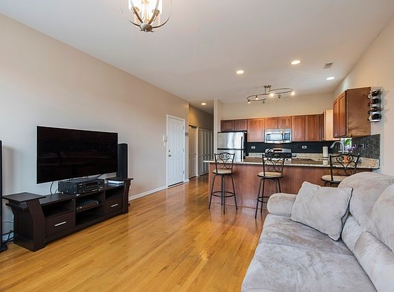 3rd image of 4310 S Greenwood Ave #3N