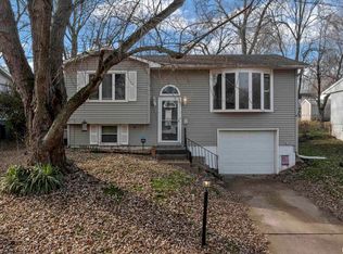 6425 N Devonshire Dr, Peoria, IL