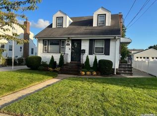 27 E Jefferson Ave, Mineola, NY 11501