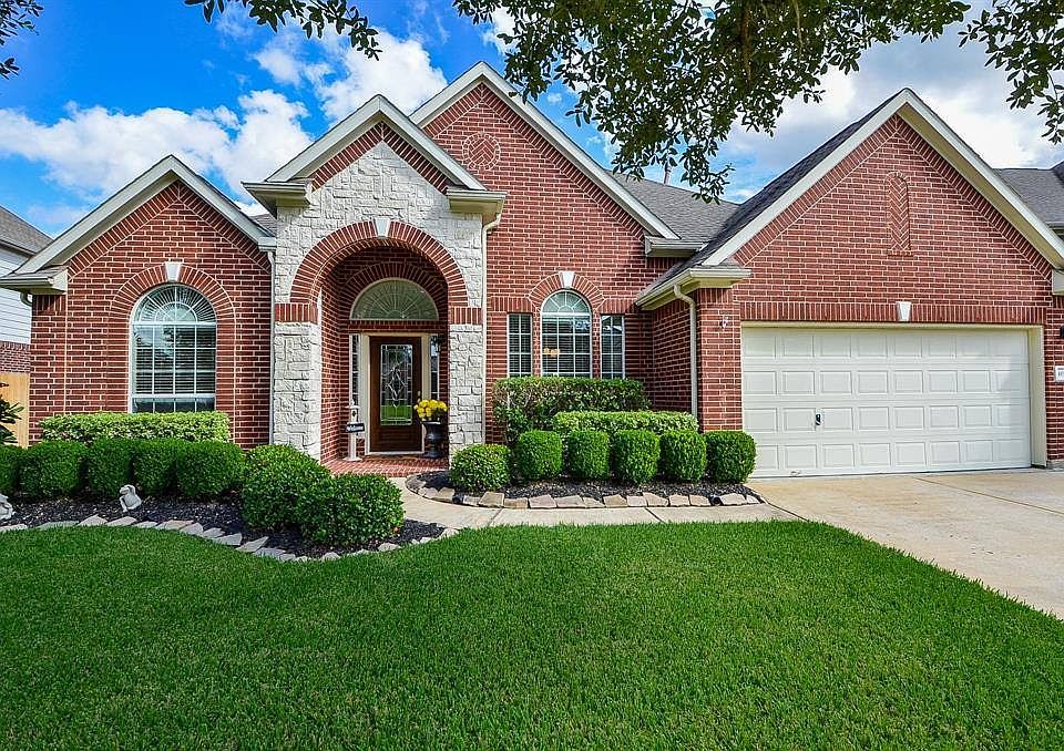 1st image of 10914 Hilltop Park Ln