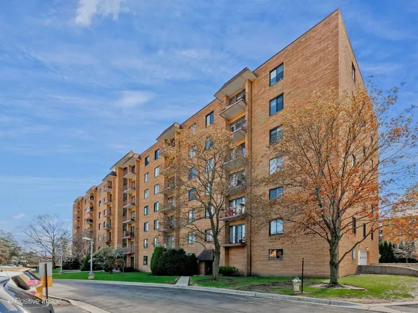 1717 W Crystal Ln Unit 702, Mount Prospect, IL 60056