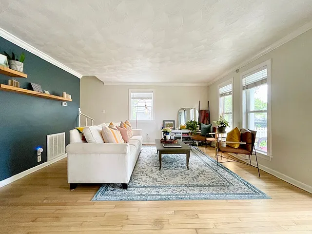 3 bed, 2.5 bath, 2000 sqft, $4,000 — Photo 3