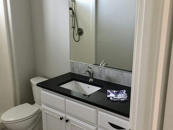 5th image of 1050 Linden St #D1b3cc7f0