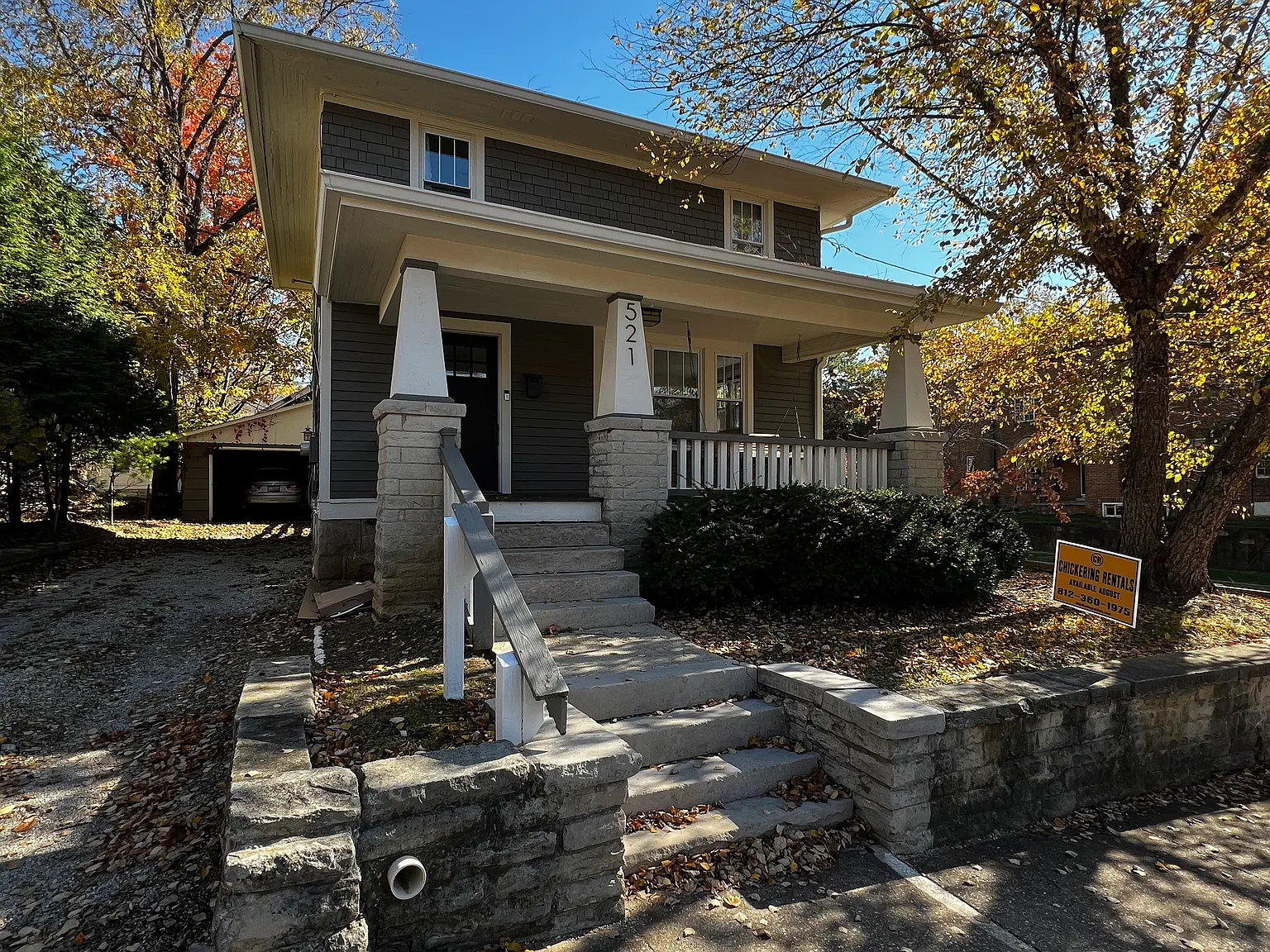 4 bed, 1.5 bath, 2300 sqft, $4,850 — Photo 2
