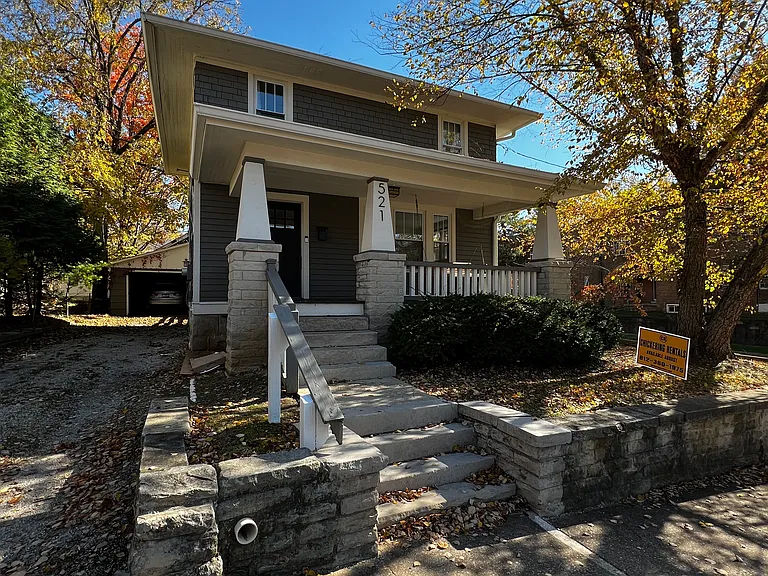 521 S Fess Ave — Photo 2