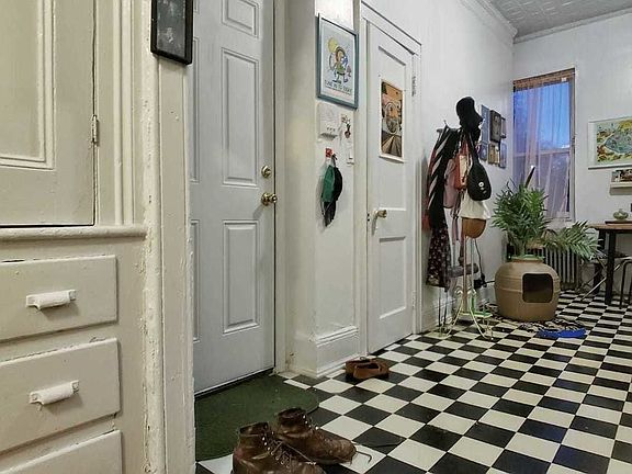 3rd image of 289 Irving Ave #3R