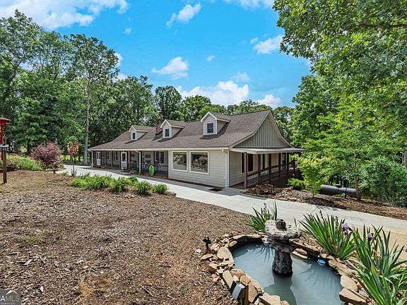 3rd image of 399 Smith Rd