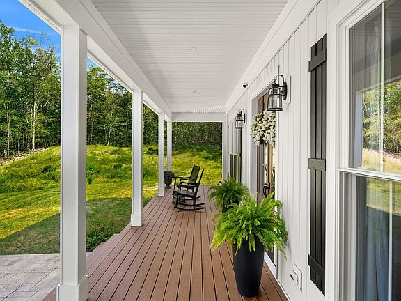 4th image of 28 Brynn Lane