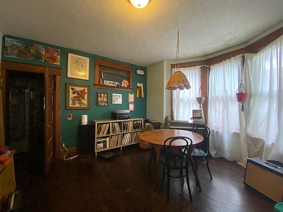 2nd image of 3327 Holmes St