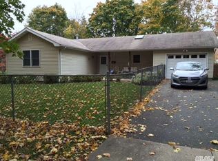 32 Oakdale Ave, Central Islip, NY 11722