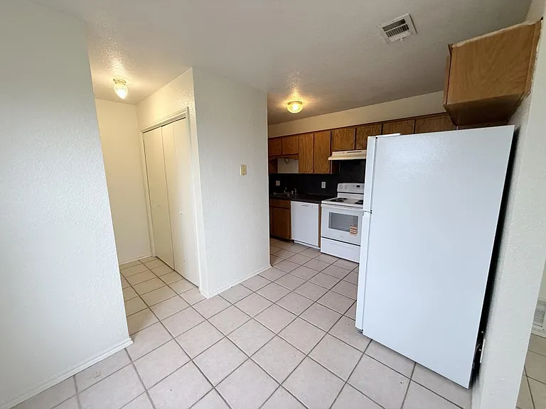 1210 Industrial Blvd #A — Photo 7