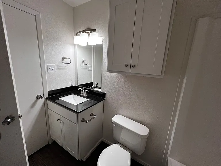 Brazos Point Apartments — Photo 24