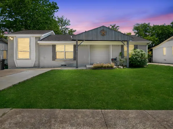 1812 Spring Lake Dr, Mesquite, TX 75149
