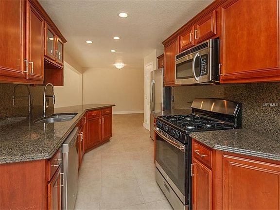 4th image of 1194 Lady Susan Dr
